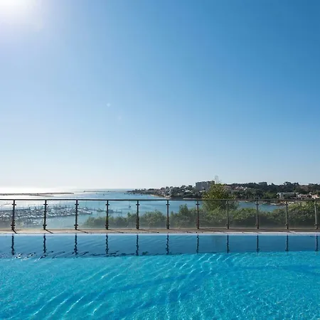 Atlantic House - Waterfront Luxury